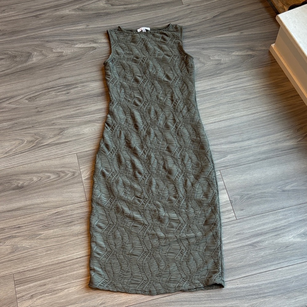 Sleeveless Green/Grey Textured Dress